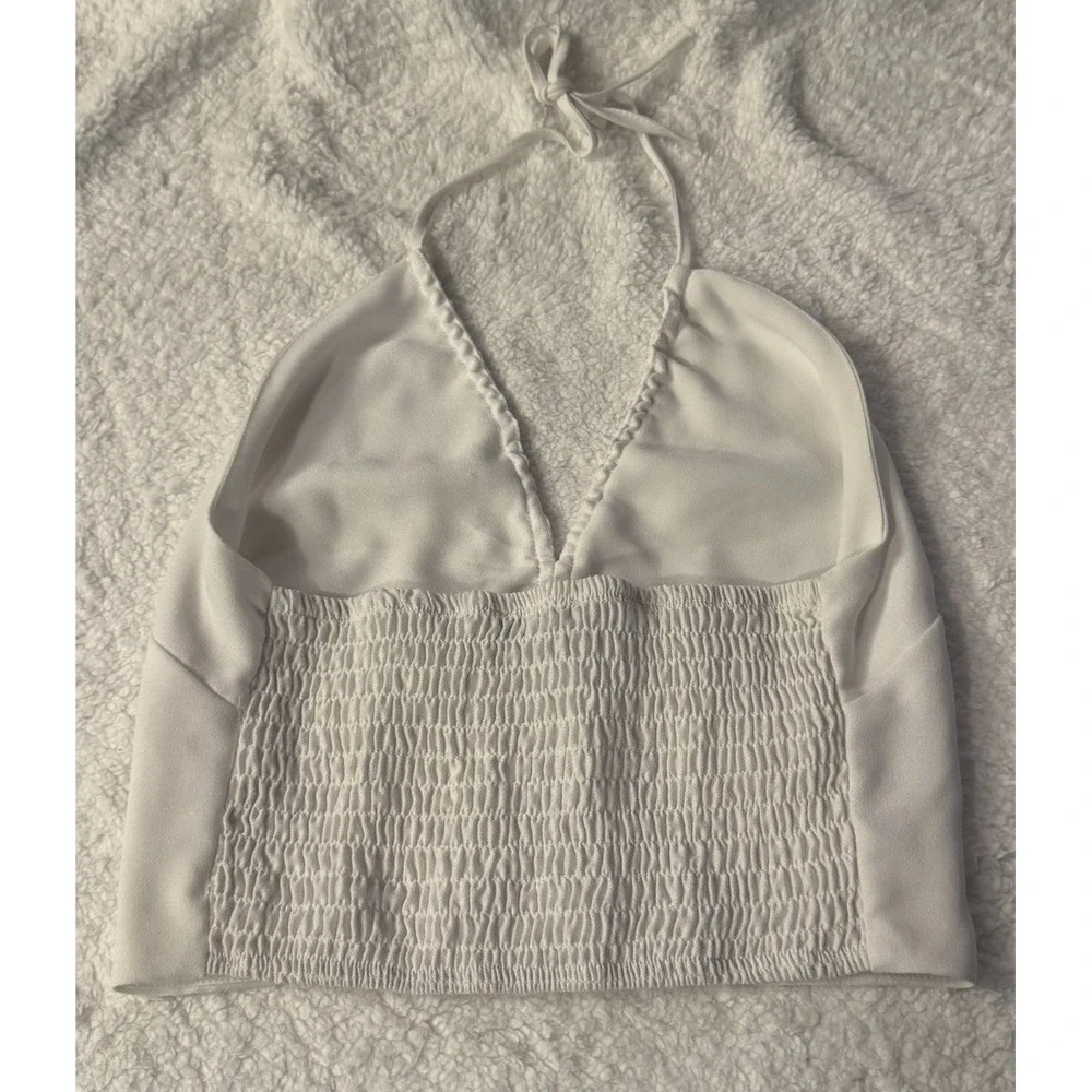 Kendall & Kylie White Halter Neck Crop Top Wm‎ S 70s Smocked Back Bachelorette - Picture 2 of 5